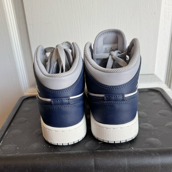 Jordan 1 Mid Junior Y5 Shoes midnight Blue wolf Gray Trainers Sneakers - Picture 3 of 5